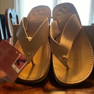 Chic Duckfeet Tan Leather Sandals